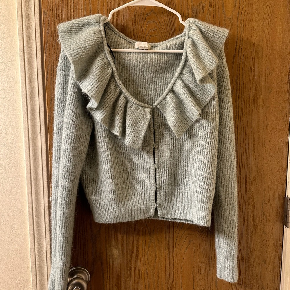 H&M cute scalloped sweater!!